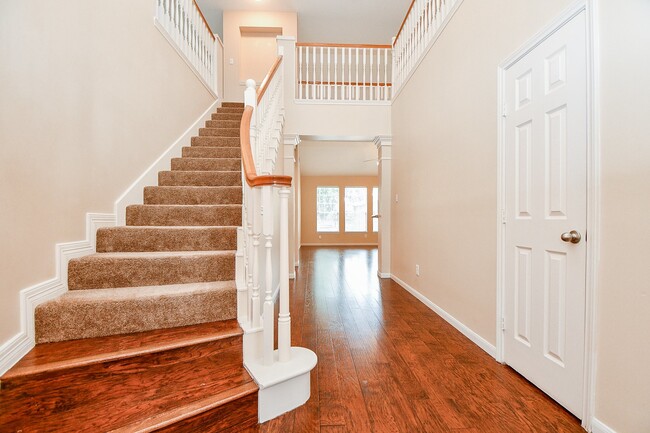 Foto del edificio - 5322 Pebble Way Ln