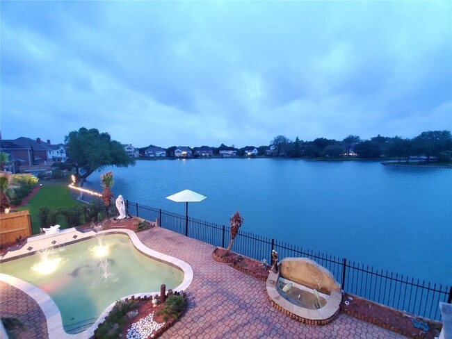 Foto del edificio - 1814 Shoreline Dr