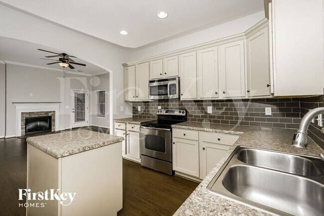Foto del edificio - 3104 Rosewalk Dr
