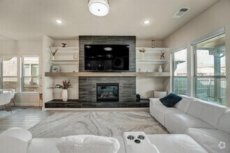 Building Photo - 17012 Pleasanton Cove