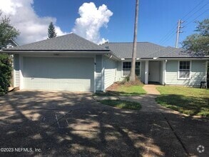 Building Photo - 105.5 Woodland Dr