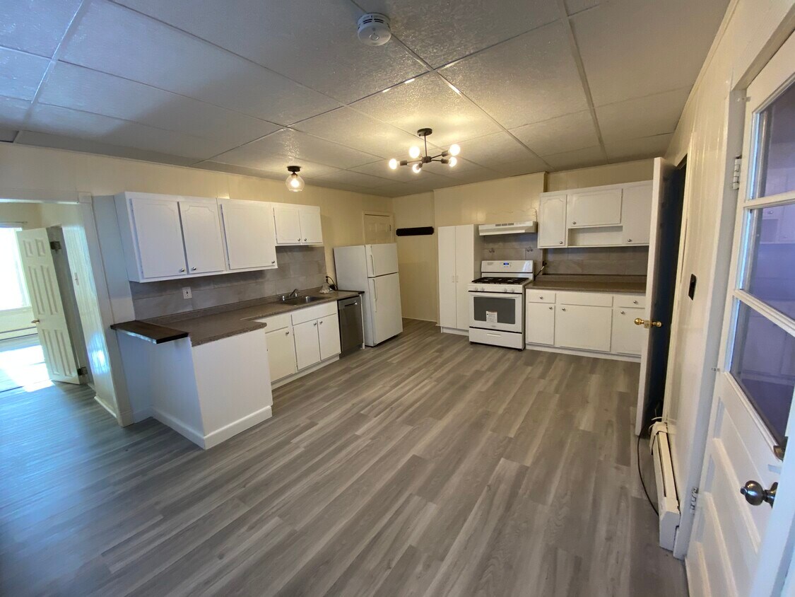 Foto principal - 138 Webster St