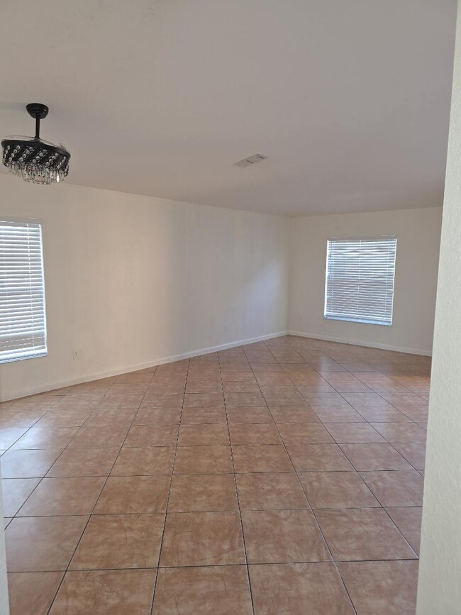 Building Photo - 2225 Granger Ave