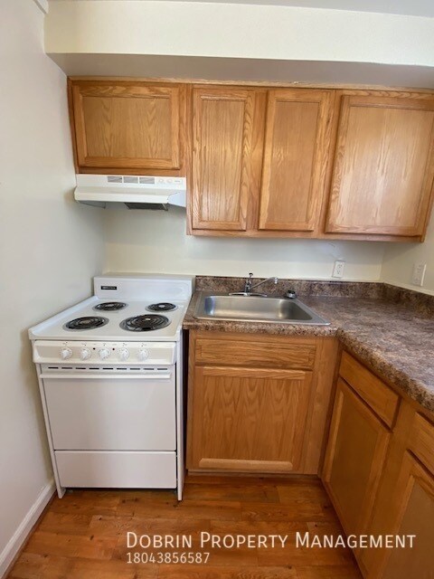 Building Photo - 1708 Tyler-