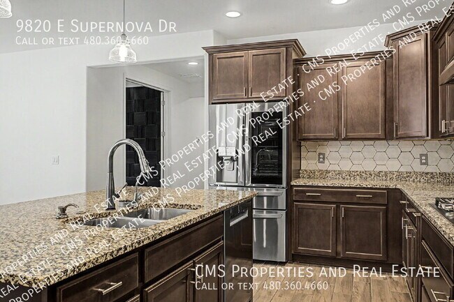 Foto del edificio - 9820 E Supernova Dr