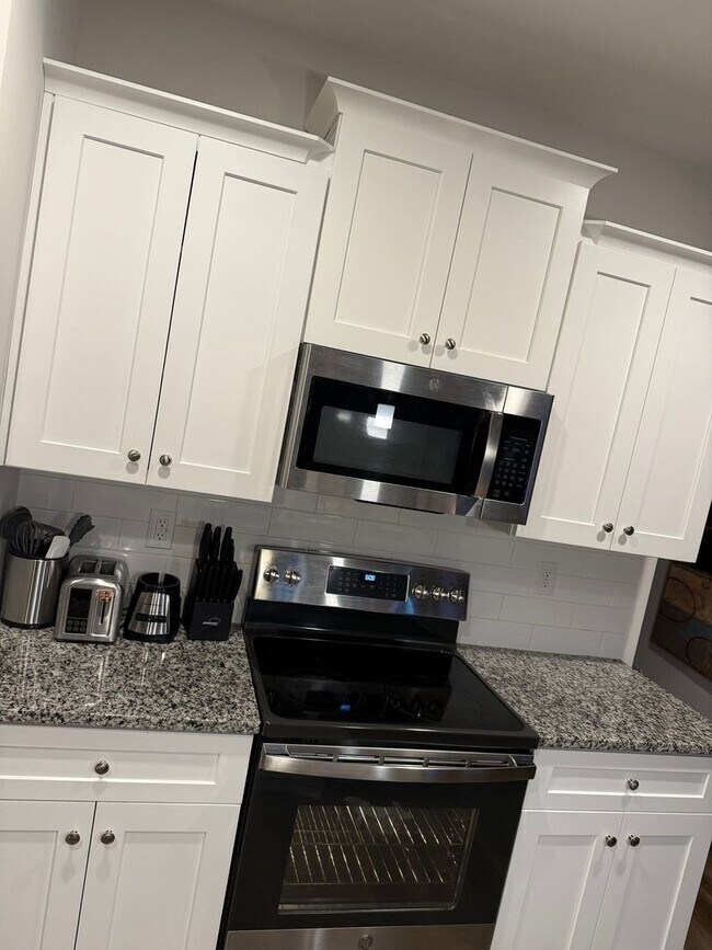 Foto del edificio - Charming 3BR Duplex in Charlotte