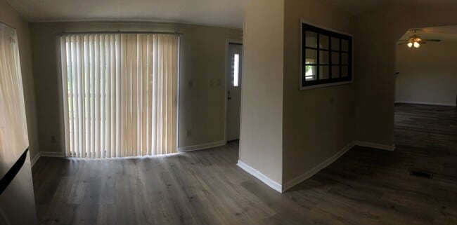 Building Photo - 3 BDR / 2BA in Private Community