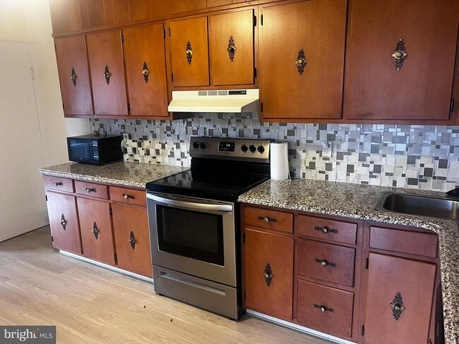 Building Photo - 501 N Brobst St