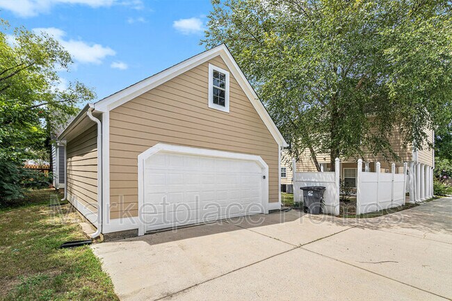 Building Photo - 1008 Kelly Creek Way
