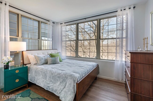 Building Photo - 1 br, 1 bath  - 205 S Huntington Ave