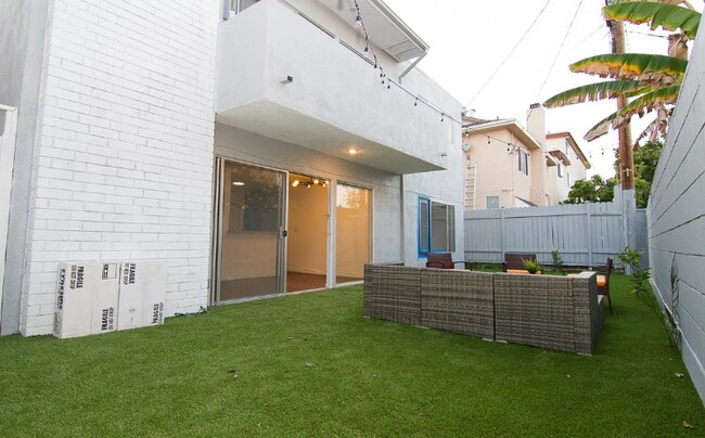 Foto del edificio - 3666 Greenfield Ave