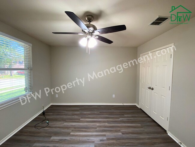 Building Photo - 7425 Candler Dr