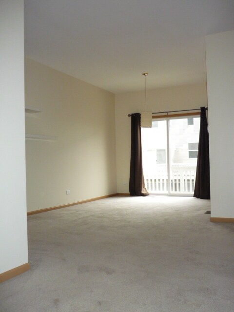 Building Photo - 1468 Cambria Dr