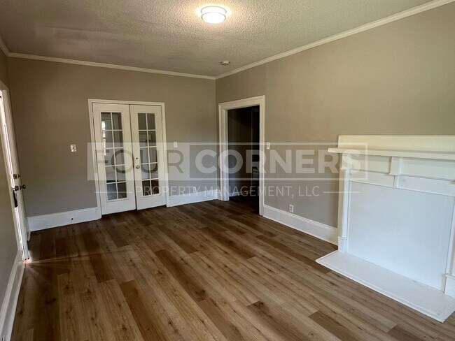 Foto del edificio - Beautiful 5 Bedroom 2.5 Bath House