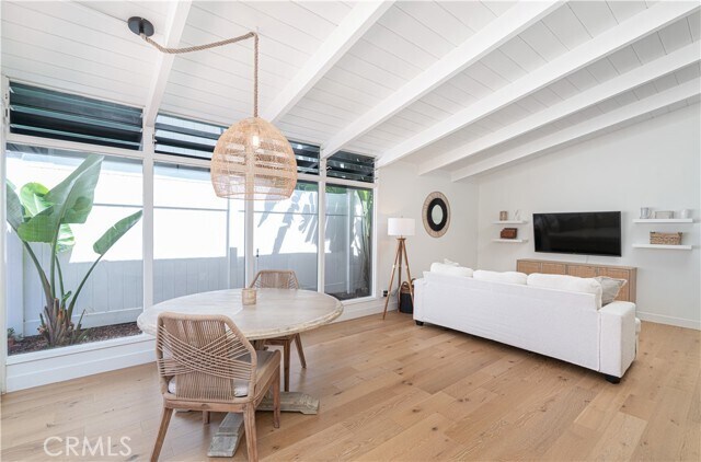 Foto del edificio - 1738 Miramar Dr