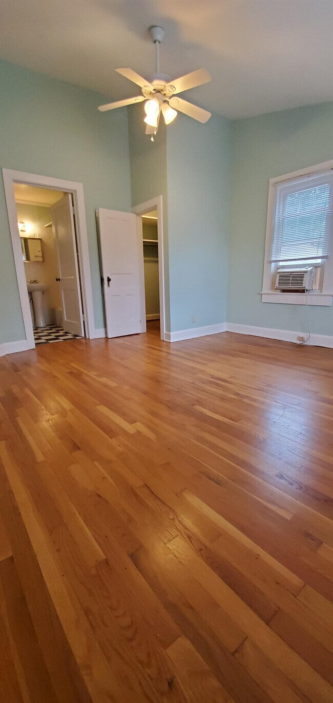 Foto del edificio - 1407 Clover St NW