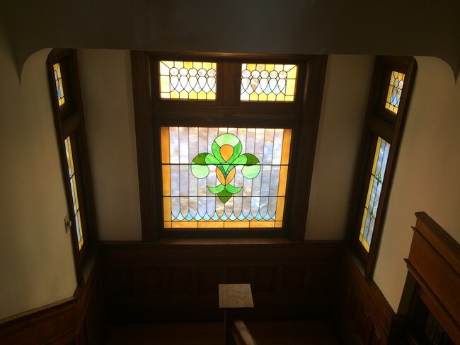 Desde Apart. Puerta - 4124 W Pine Blvd