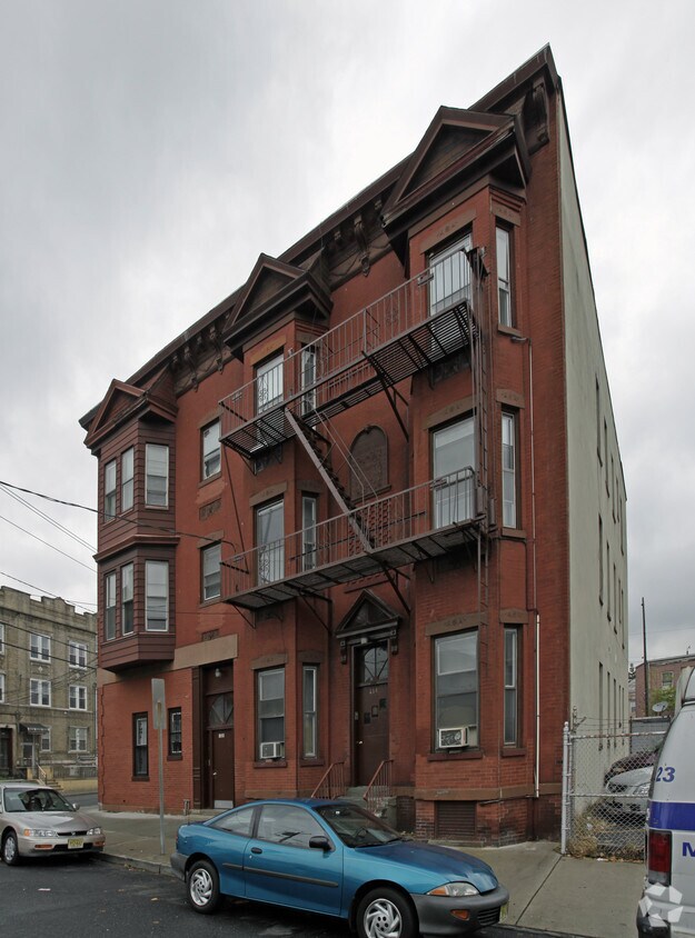 Foto del edificio - 466-468 Wayne St