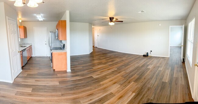 Foto del edificio - Available NOW This charming 1 story, 3 bedroom, 2 bath house could be your next home! Beautiful w...