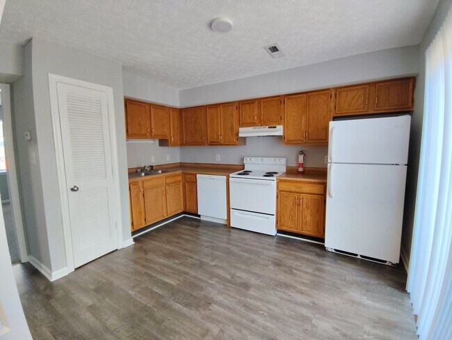 Building Photo - 16 Duiguid Dr