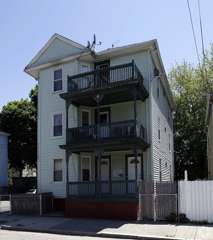 Primary Photo - 150 Gallup St