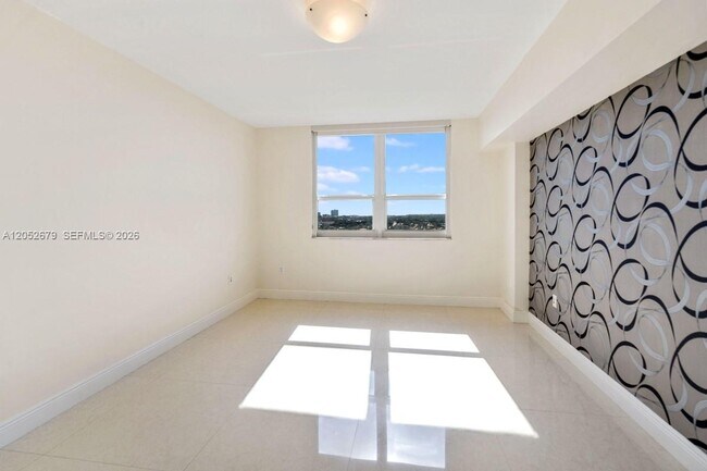 Foto del edificio - 3232 SW 22nd St