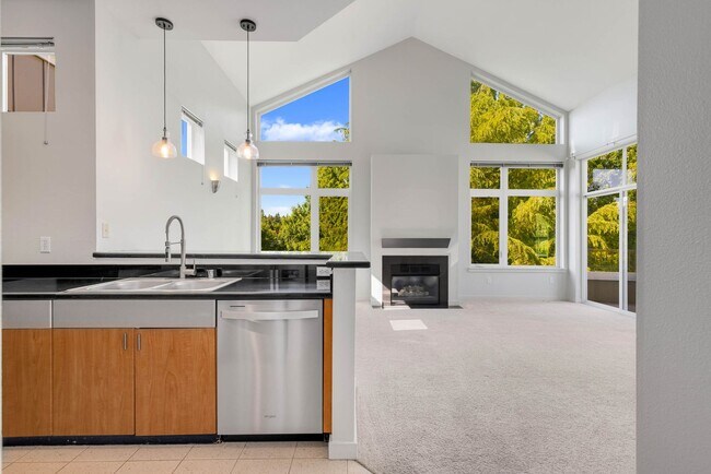 Photo - 521 7th Ave Apartment