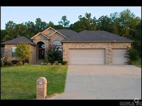 Building Photo - 136 Orleans Dr