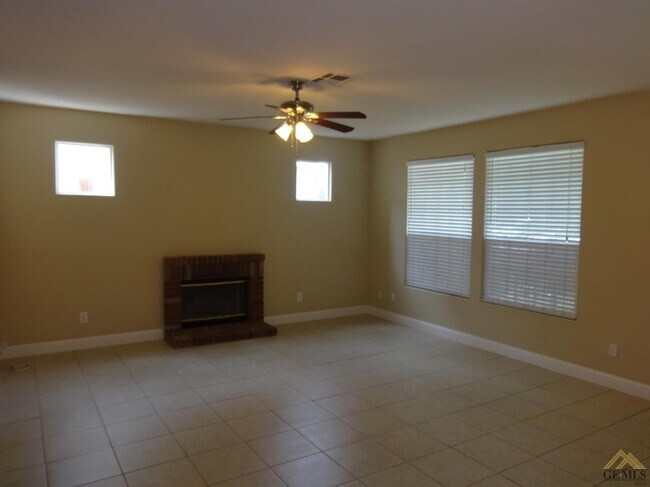 Building Photo - 8503 Mainsail Dr