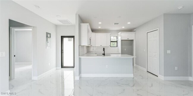 Foto del edificio - 619 Summit Ave S