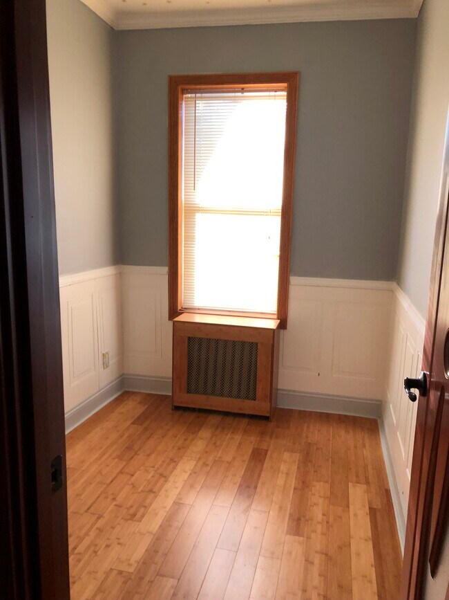 Bonus room 4 - 8713 90th St