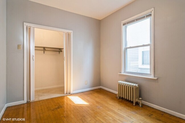 Foto del edificio - 5131 W Henderson St