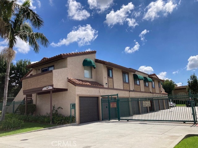 Foto principal - 8142 Artesia Blvd