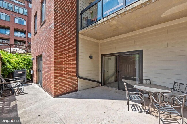 Building Photo - 1020 N Stafford St