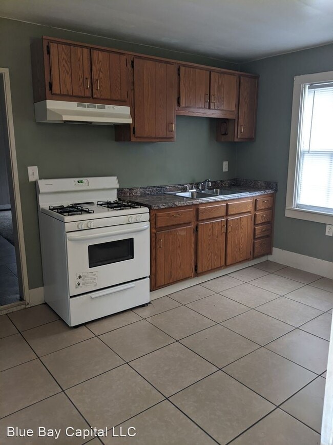 Building Photo - 2 br, 1 bath House - 1140 Holt St
