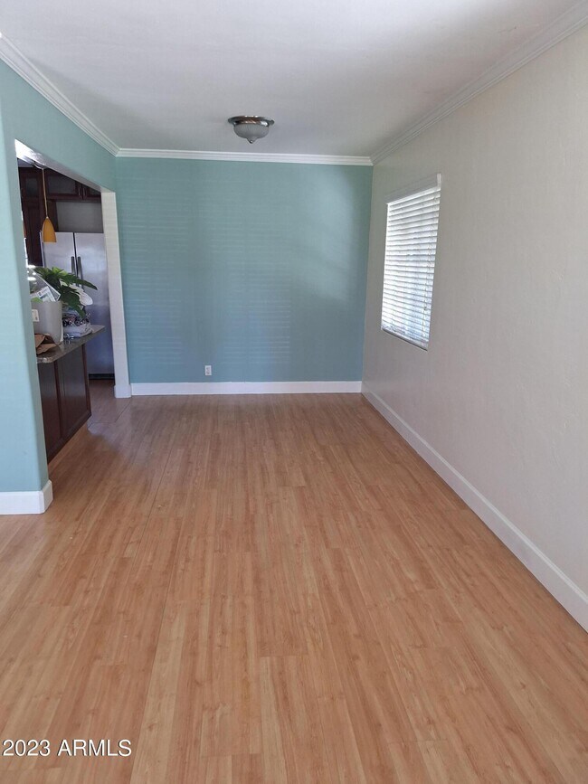 Building Photo - 808 W Earll Dr