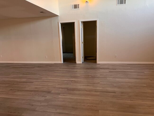 Living room - 1403 E Monte Vista Ave