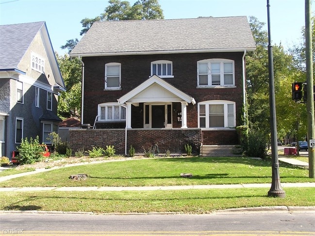 Building Photo - 356 Madison Ave SE
