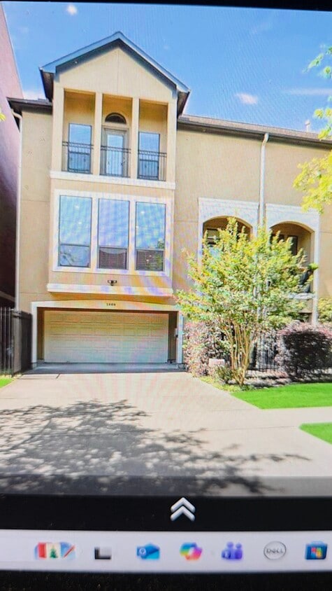 Primary Photo - 1806 Tuam St