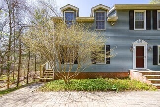 Building Photo - 10 Vanessa Ln