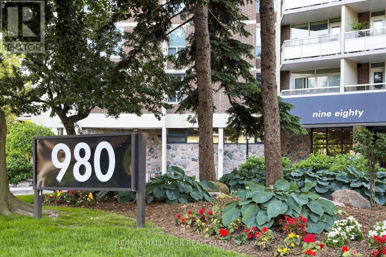 Photo principale - 980-2980 Broadview Ave