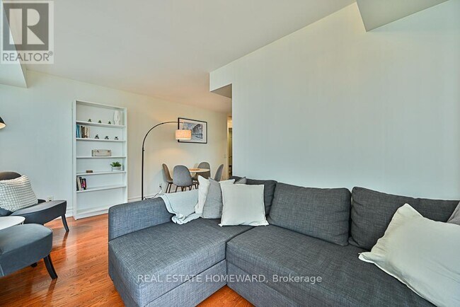 Building Photo - 155 Beecroft Rd