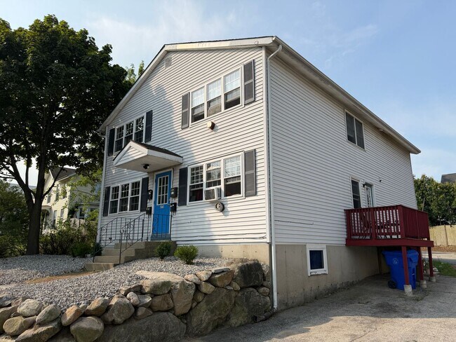 Foto del edificio - 275 Massabesic St