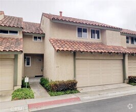 Building Photo - 608 Amber Dr