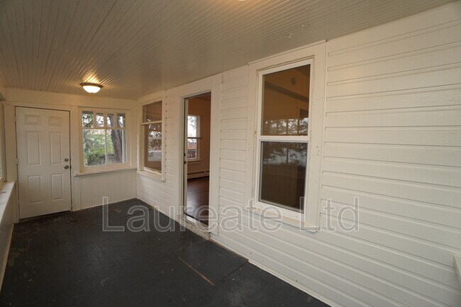 Foto del edificio - 1440 Kenton St