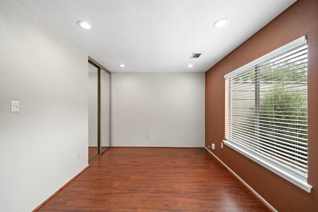 Building Photo - 12980 Greenway Chase Ct