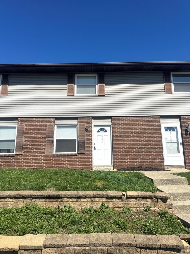 Building Photo - 2722 Walden Bluff Ct