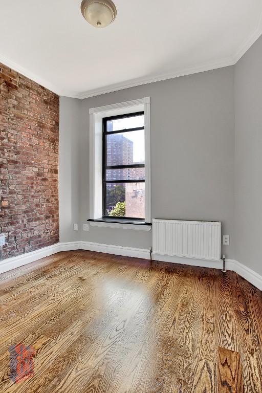 Building Photo - 343 E 5th St