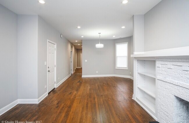Foto del edificio - 1213 N Austin Blvd
