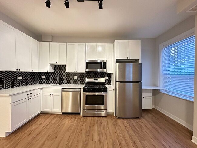 Foto del edificio - 659 W Wrightwood Ave